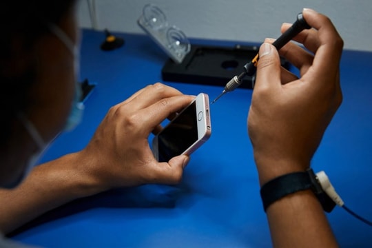 Apple bán linh kiện cho người dùng tự sửa chữa dòng iPhone 12 và 13 tại nhà