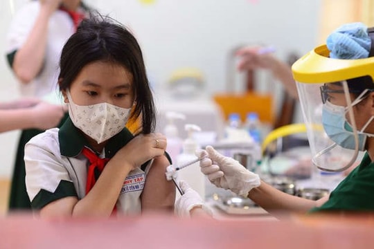 Trẻ tạm trú, nhập cư ở TP.HCM được tiêm vaccine phòng Covid-19