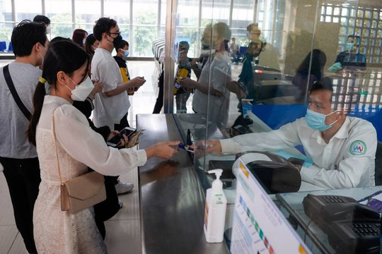 Tàu Cát Linh - Hà Đông bắt đầu thu phí