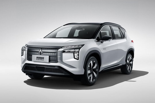 Mitsubishi Airtrek 2022 ra mắt