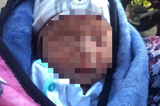 Phát hiện bé gái sơ sinh bị bỏ rơi ở ngã ba đường