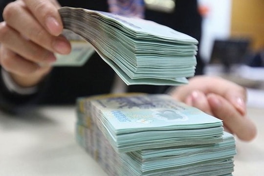 Tiền gửi của người dân vào ngân hàng giảm 2 tháng liên tiếp