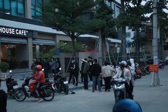Rơi từ tầng 23 xuống, người phụ nữ tử vong