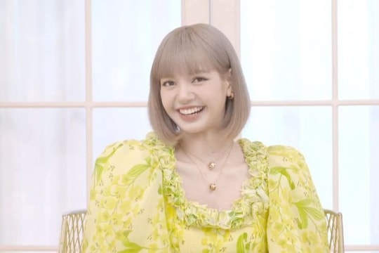 Làng giải trí thế giới lo lắng vì hành trình của Lisa trước khi nhiễm Covid-19
