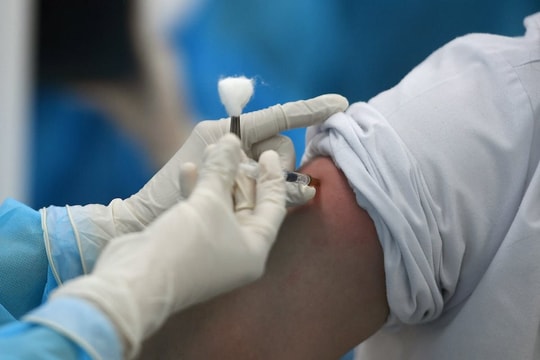 4 học sinh ở Bắc Giang sốc phản vệ sau tiêm vaccine Covid-19