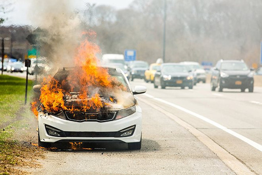 Cháy xe do xăng kém chất lượng, người tiêu dùng có được bồi thường?