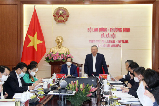 Ban Chỉ đạo Trung ương về quản lý biên chế làm việc với Ban Cán sự Đảng Bộ LĐ-TB&XH
