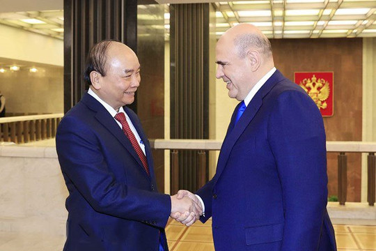 Chủ tịch nước Nguyễn Xuân Phúc hội kiến Thủ tướng Liên bang Nga