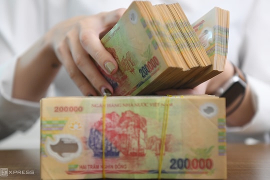 Thu ngân sách 11 tháng vượt đích cả năm