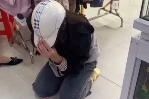 Công an vào cuộc vụ nữ sinh bị chủ shop quần áo làm nhục, cắt áo ngực