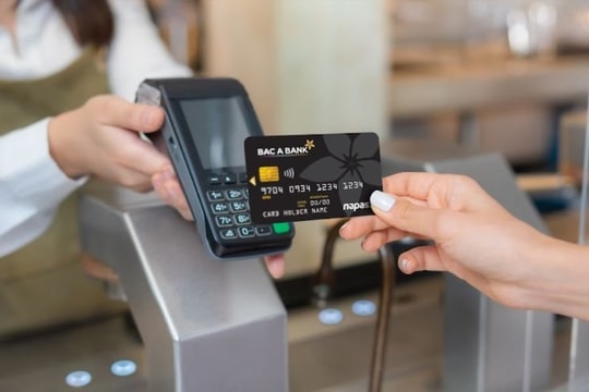 “Một chạm - vạn tính năng” cùng thẻ ghi nợ nội địa Bắc Á Bank Chip Contactless
