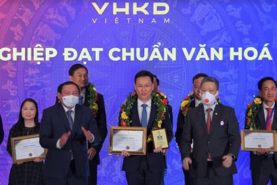 VietinBank là “Doanh nghiệp đạt chuẩn văn hóa kinh doanh Việt Nam” năm 2021
