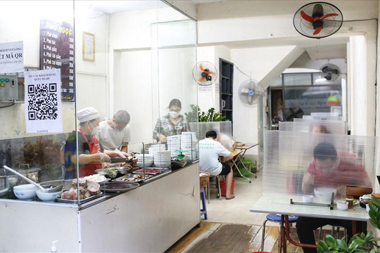 Hà Nội: Hạn chế/dừng hoạt động các dịch vụ ăn uống, tập trung theo cấp độ dịch