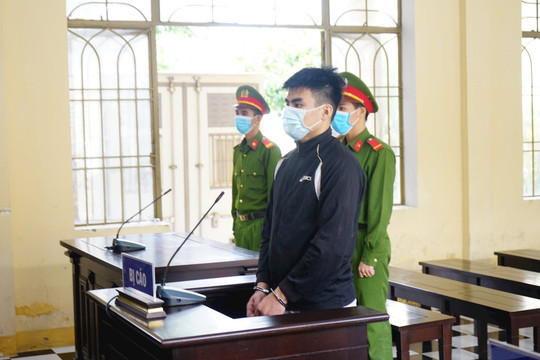 Đâm người đi đường cướp tài sản, lĩnh 22 năm tù