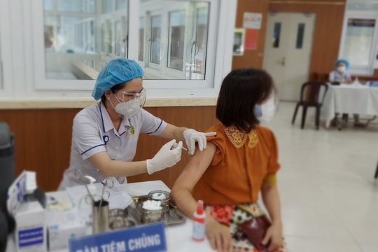 TP.HCM dự kiến tiêm vaccine Covid-19 mũi 3 từ 10/12