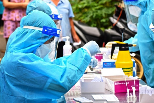 Hà Nội thông qua giá xét nghiệm COVID-19: Test nhanh giá 16.400 đồng, RT-PCR tối đa 166.800 đồng