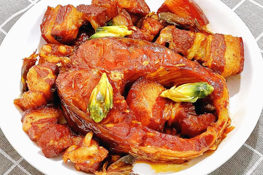 Cá kho ngoài những nguyên liệu đơn thuần cho thêm thứ này vừa thơm lại ngon, không phải ai cũng biết