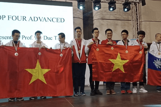 Đoàn học sinh Hà Nội đạt thành tích xuất sắc tại kỳ thi Vô địch các đội tuyển Toán thế giới