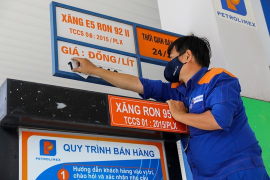 Giá xăng, dầu đồng loạt giảm mạnh