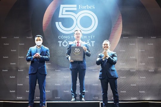 VietinBank tiếp tục vào Top 50 Công ty niêm yết tốt nhất Việt Nam 2021