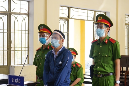 Mâu thuẫn trong chuyện rủ đánh bạc, cầm dao chém chết người