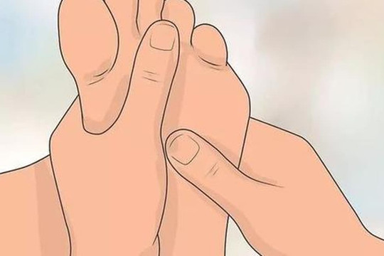 Phụ nữ sống lâu hay không, nhìn xuống bàn chân là biết! Bàn chân có 5 đặc điểm này thì tuổi thọ của bạn không hề ngắn đâu nhé!