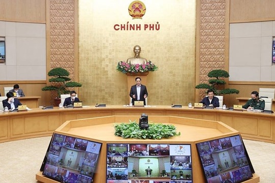Dịch COVID-19 diễn biến phức tạp, Thủ tướng họp bàn với 63 tỉnh, thành