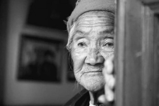 Con người ta đã già, muốn con cái hiếu thảo với mình thì hãy ghi nhớ 3 chữ này