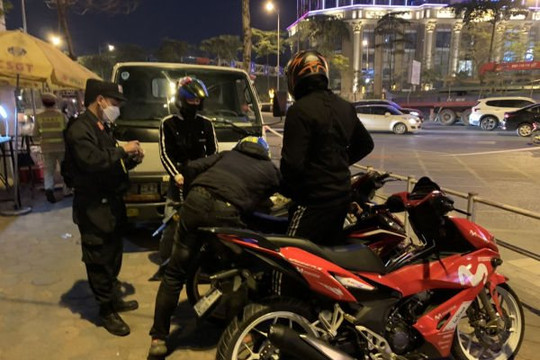 Hà Nội: Vây bắt nhiều thanh niên lạng lách, gầm rú ga gây mất an toàn giao thông