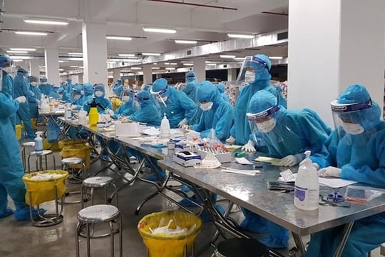 Chưa phát hiện ca nhiễm biến chủng Omicron, y tế ở một số địa phương đã quá tải