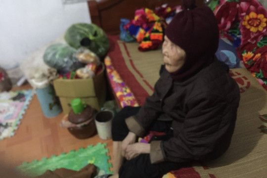 Mẹ  già 107 tuổi đệ đơn ra Tòa kiện đòi đất 