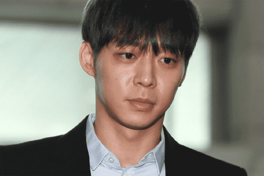 Sao 'Hoàng tử gác mái' Park Yoochun phải bồi thường gần 12 tỷ đồng sau khi bị cấm sóng vì bê bối đời tư