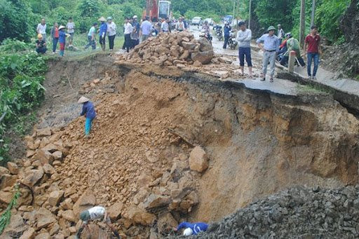 Tuyên Quang: Sạt lở đất, 3 học sinh tiểu học tử vong