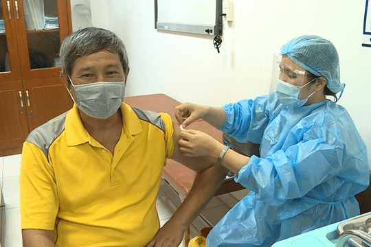 Hà Nội triển khai tiêm liều vaccine COVID-19 bổ sung và nhắc lại cho người dân