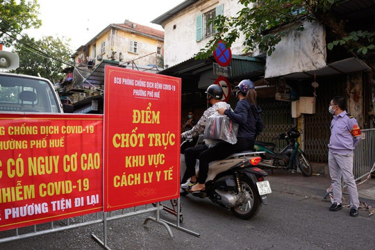 Hà Nội: Thêm 6 quận tăng cấp độ thành “vùng cam”