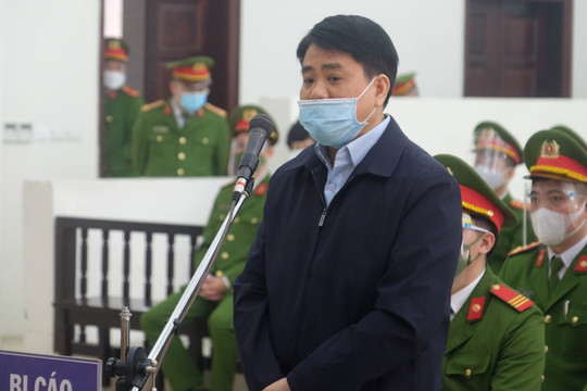 Cựu Chủ tịch UBND TP Hà Nội Nguyễn Đức Chung hầu toà trong vụ án thứ 3