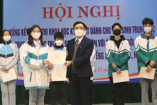 Thái Nguyên: Nhóm học sinh cấp 3 công bố  đề tài rau sam có chất chống ung thư