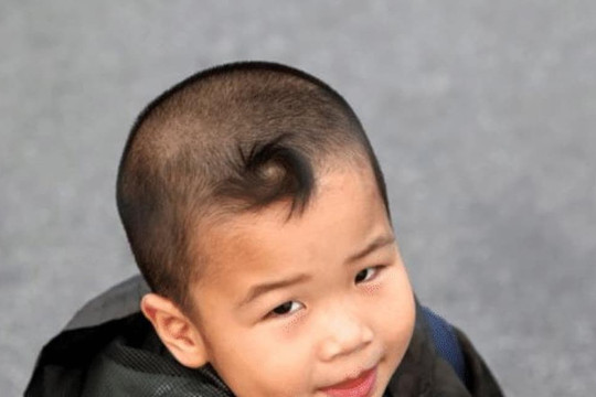 Càng 'xoay tròn' trên đầu em bé càng thông minh? Các thí nghiệm khoa học cho chúng ta biết câu trả lời, khác với tưởng tượng