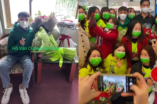 Hồ Văn Cường hội ngộ vui vẻ cùng người hâm mộ và danh ca Ngọc Sơn, nhìn cách đón tiếp đủ biết được yêu mến cỡ nào
