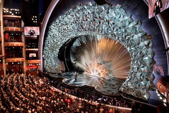 Hollywood đối mặt đợt đóng cửa mới vì biến thể Omicron
