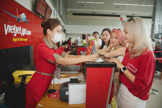 Giá vé máy bay Tết giảm mạnh
