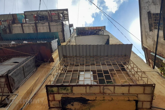Hà Nội yêu cầu hoàn thành di dời người dân ra khỏi 6 nhà chung cư cũ