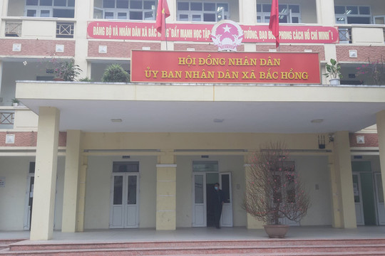 Đông Anh (Hà Nội): Dự án hơn 13 tỷ bị sập kè do ô tô đi qua