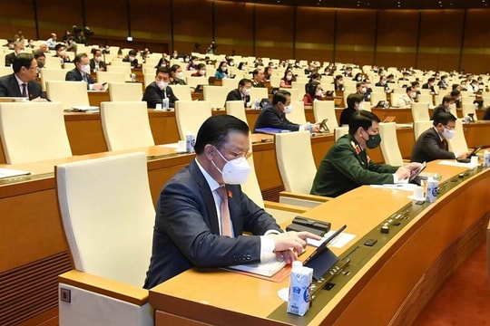 Quốc hội thông qua gói hỗ trợ phục hồi kinh tế