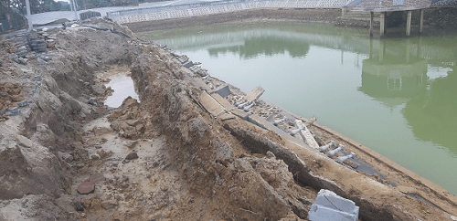 Huyện Đông Anh (Hà Nội): Sập kè do ô tô đi qua
