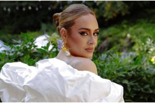 Sau khi lập hàng loạt kỷ lục Adele trở lại với MV âm nhạc mới
