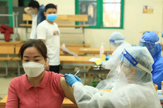 Tiêm mũi 3 không phải miễn nhiễm với COVID-19
