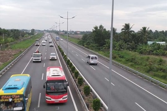 Thu hồi đề xuất người có bằng lái dưới 1 năm không được chạy ô tô quá 60km/h