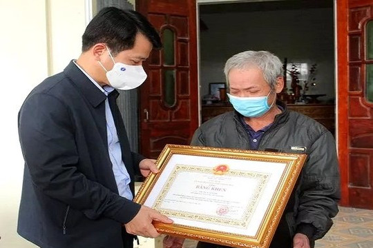Thanh Hóa tặng bằng khen cho “người hùng” cứu bé gái trong vụ cháy ở Hà Nội