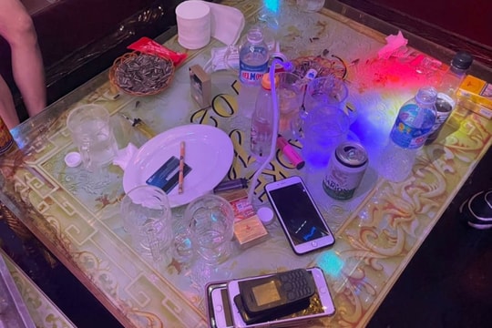 Quán karaoke vẫn mở cửa cho khách sử dụng ma túy